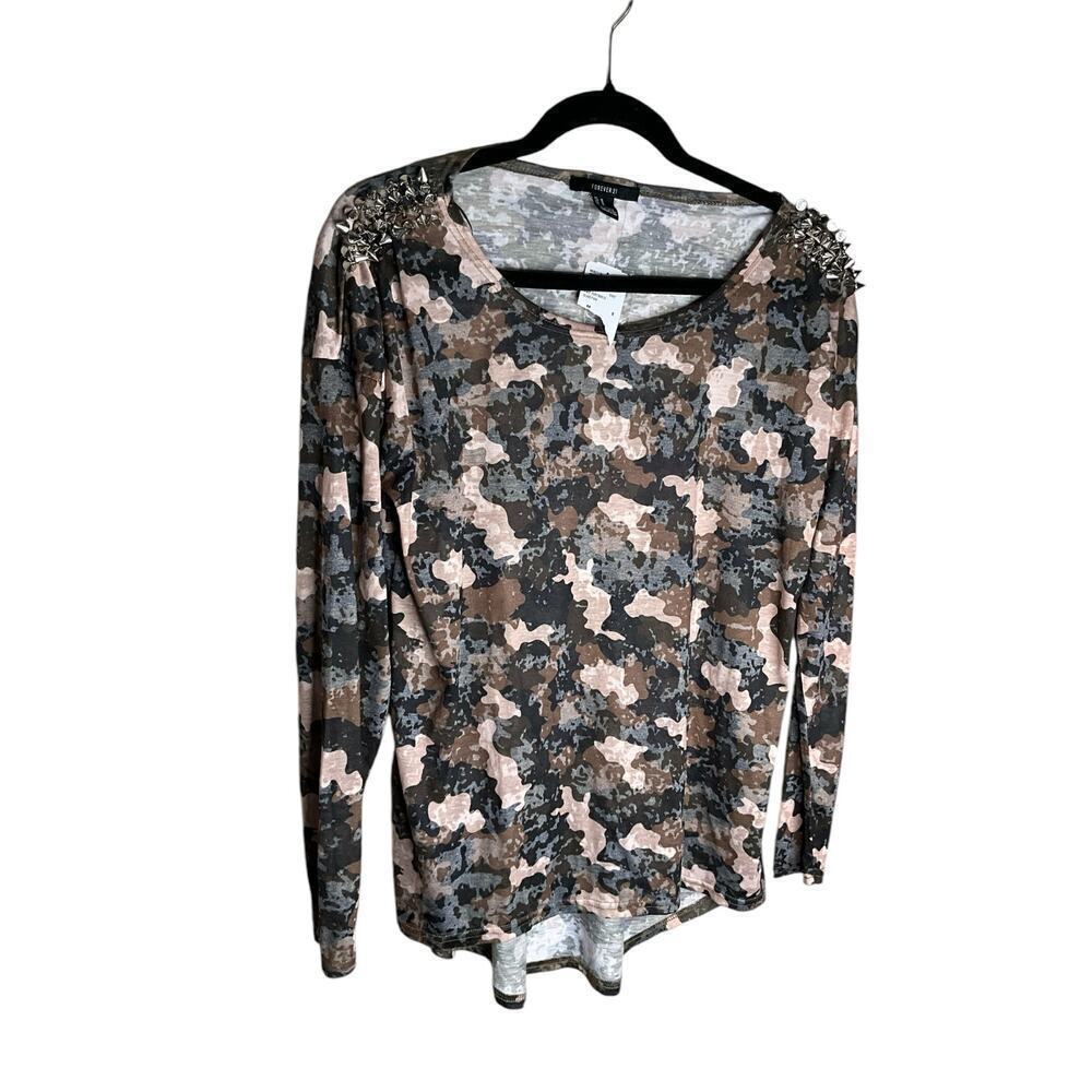 Forever 21 Shirt Studded Shoulders Long Sleeves Camo Green Womens Medium NWT